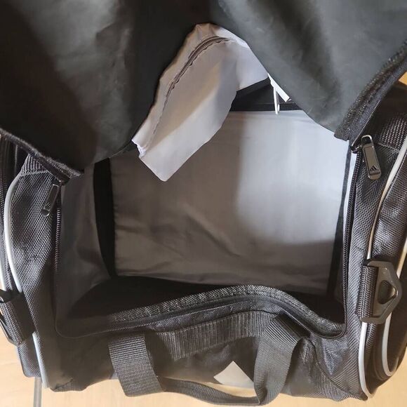 ADIDAS black duffel gym bag - Picture 6 of 6